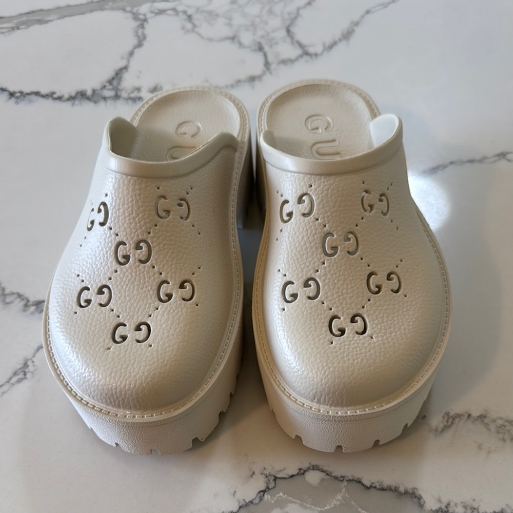 G G white cream slip on clogs slides 38